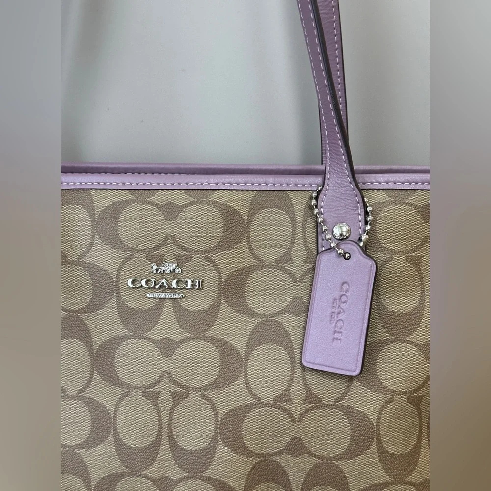 COACH City Tote Signature Khaki Monogram Rare Lilac Leather Strap and Detail - Picture 10 of 10